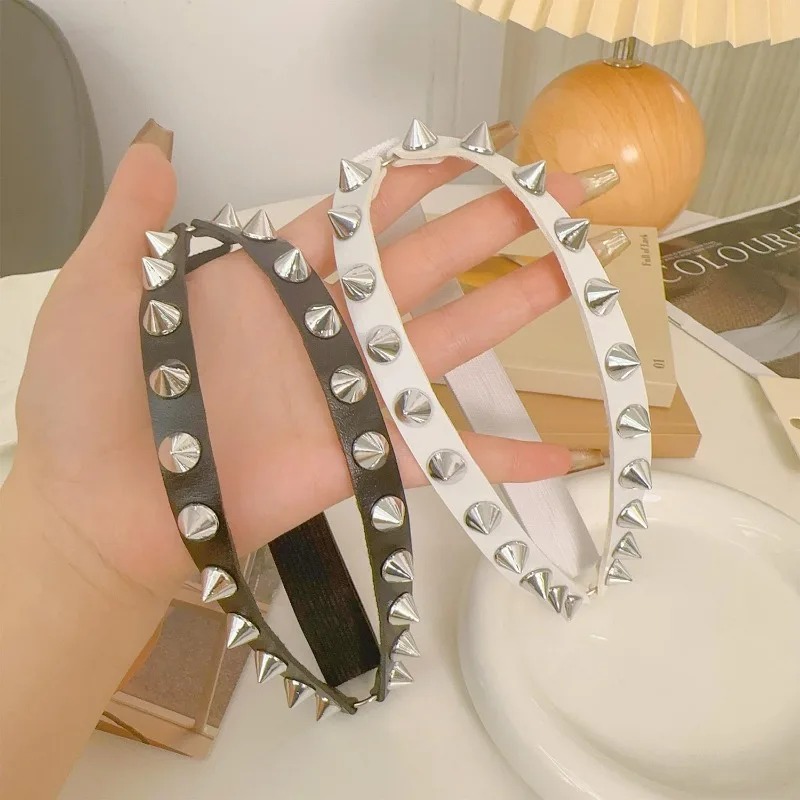Double Row Cone Spike Leg Gart - огляд і ціна Garter Belt Set