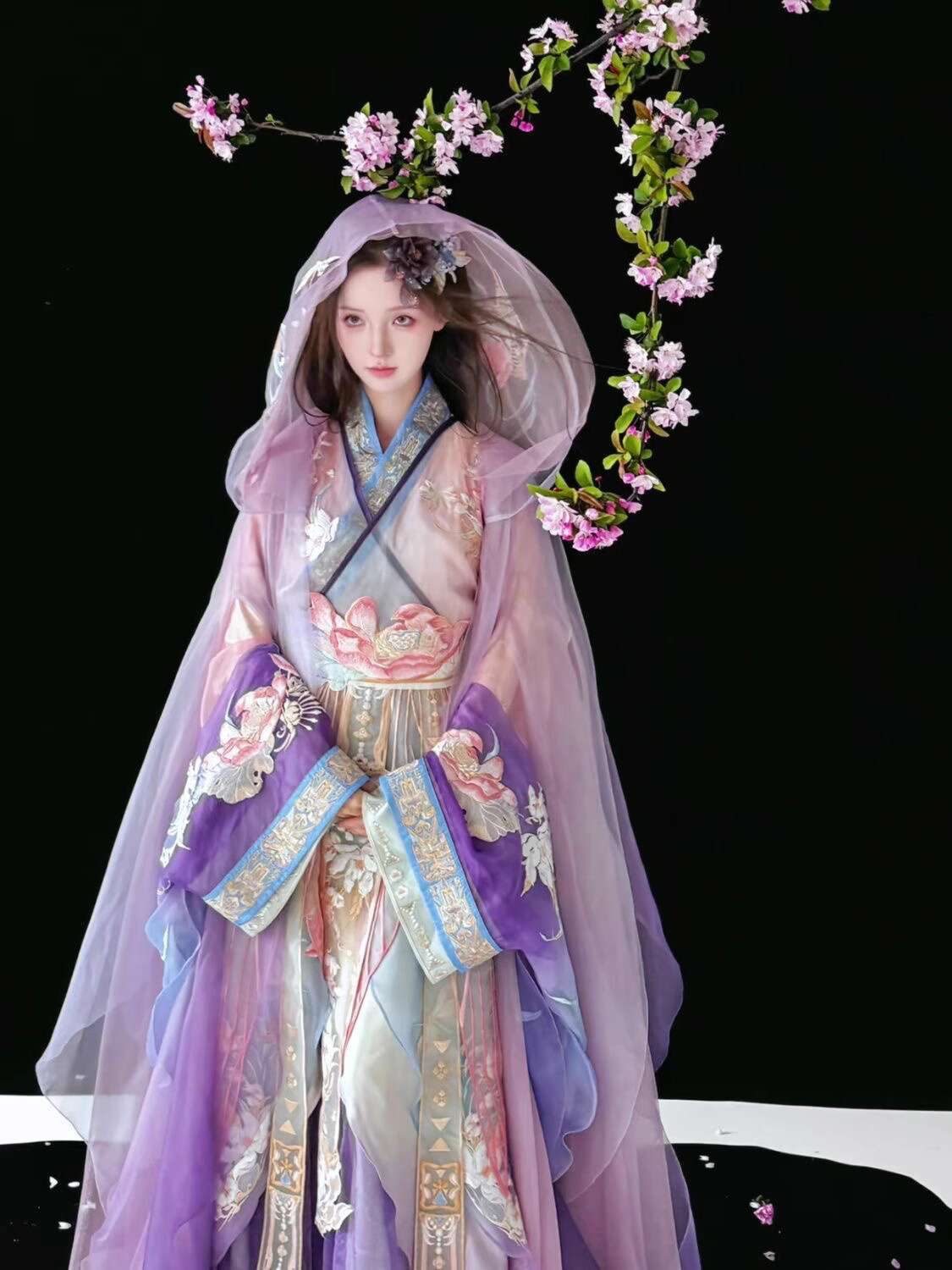 New Fiesta Carnival Halloween  - огляд і ціна Robe Silk Women